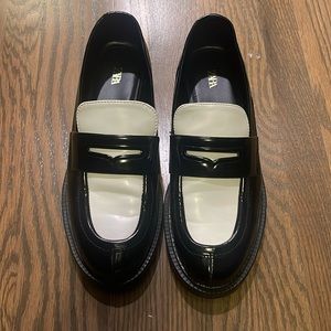 SOLD Zara contrast loafers